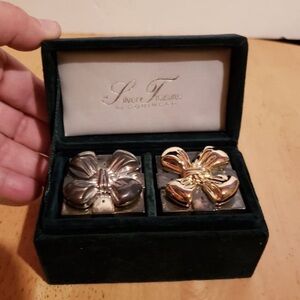 Godingers salt and pepper shakers in original velvet box. Never used